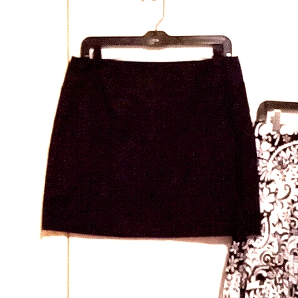 3/$10- 2 Ladies Skirts - Picture 2 of 3